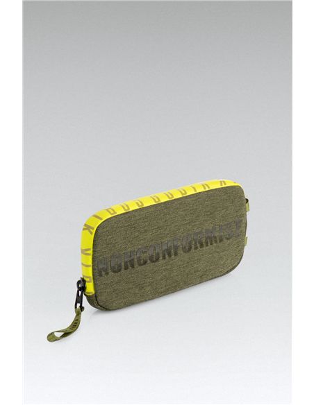 FUNDA DE MOVIL ESSENTIAL ARMY ONE